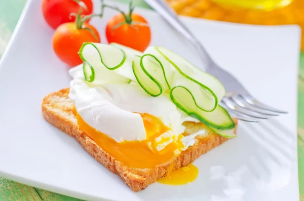 Toast with eggs — Stock Photo, Image