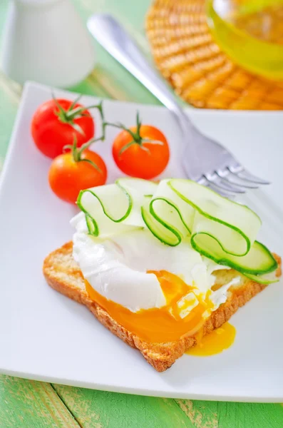 Toast with eggs — Stock Photo, Image