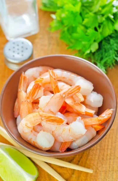 Shrimps in a bowl — Stock Photo, Image