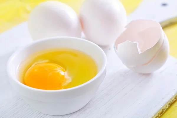 Raw eggs — Stock Photo, Image