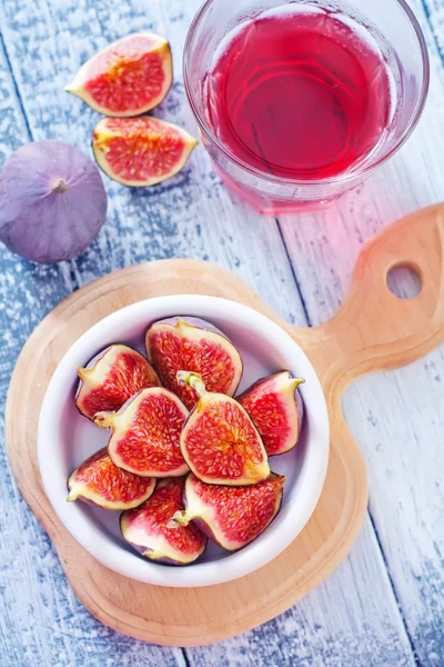 Figs and juice — Stock Photo, Image