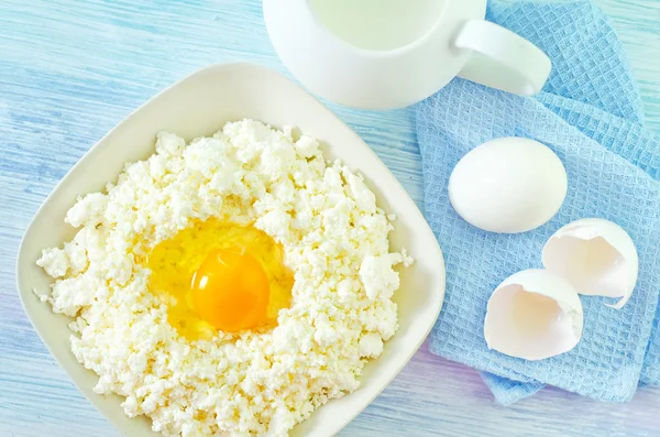 Cottage in a bowl — Stock Photo, Image