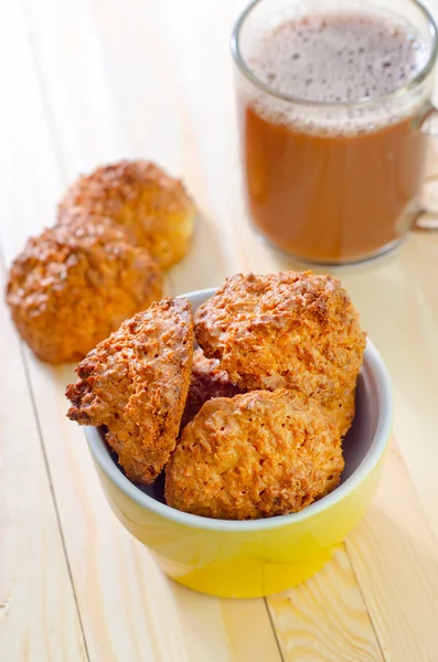 Bolinhos em uma tigela — Fotografia de Stock