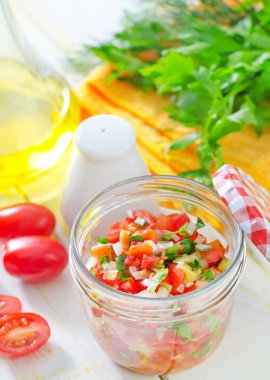 Salsa bir kase