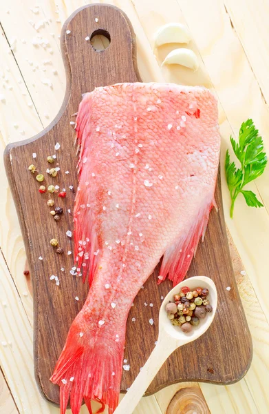 Raw fish — Stock Photo, Image