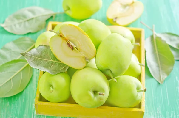 Frische Äpfel — Stockfoto