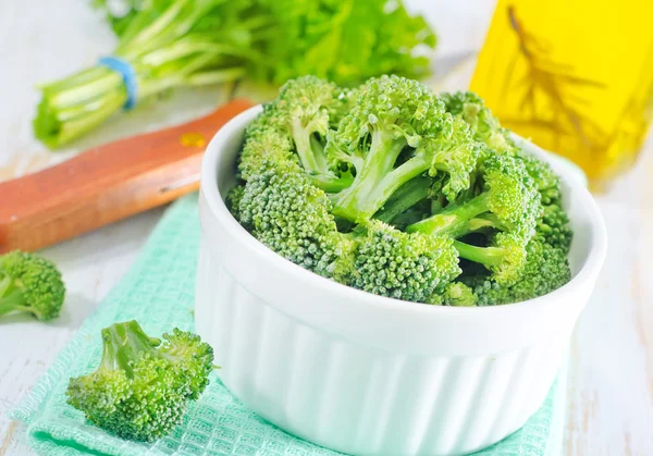 Broccoli in a bowl — Stock Photo, Image