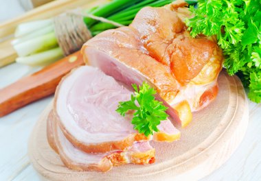 Tütsülenmiş domuz yağı