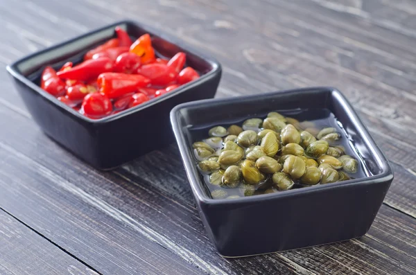 Chili and capers — Stock Photo, Image