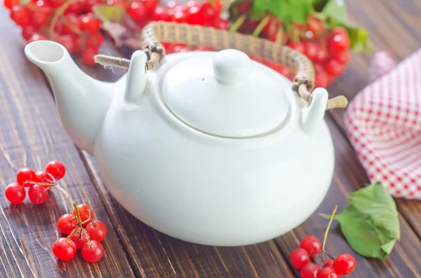 Tea and viburnum — Stock Photo, Image