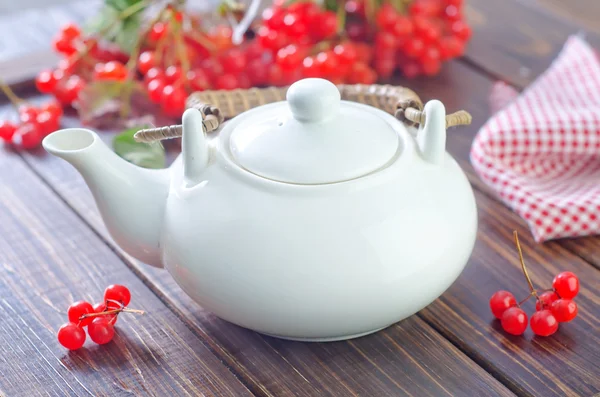 Tea and viburnum — Stock Photo, Image