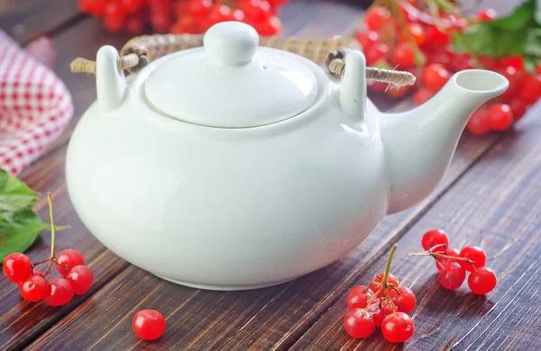 Tea and viburnum — Stock Photo, Image