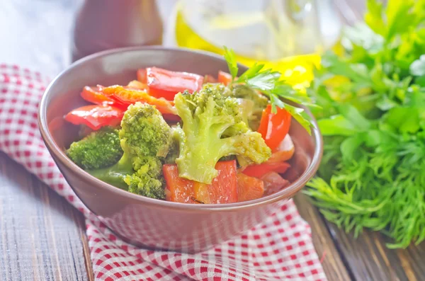 Légumes dans un bol — Photo