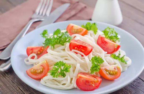 Massa com tomate — Fotografia de Stock