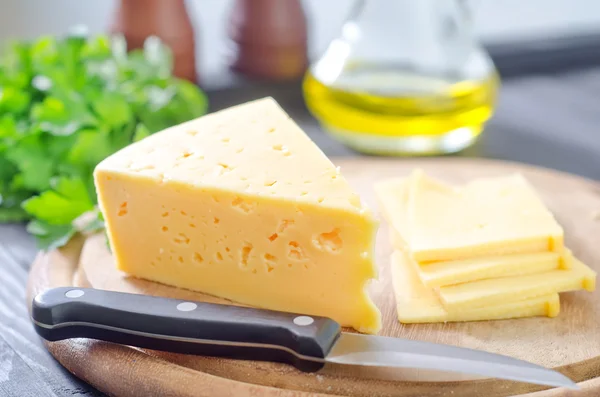Сыр на борту — стоковое фото