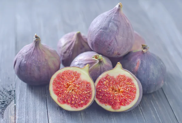 Figs on a table — Stock Photo, Image