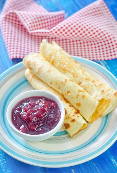 Pfannkuchen mit Marmelade — Stockfoto