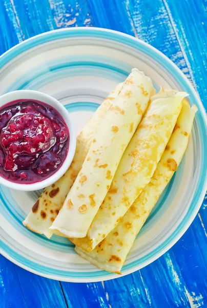 Pannkakor med sylt — Stockfoto