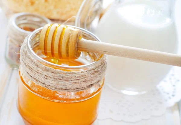 Honey,bread and milk — Stock Photo, Image