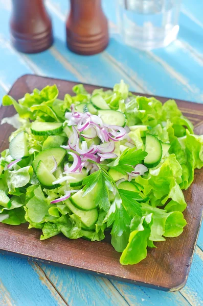 Salada com pepino — Fotografia de Stock