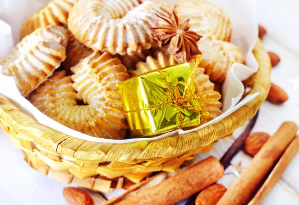 Cookies in basket — Stock Photo, Image