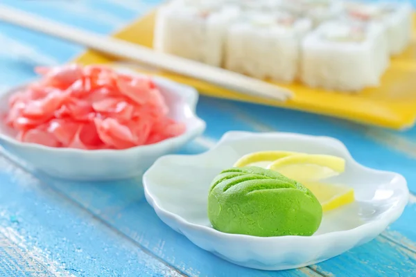 Sushi en un plato — Foto de Stock