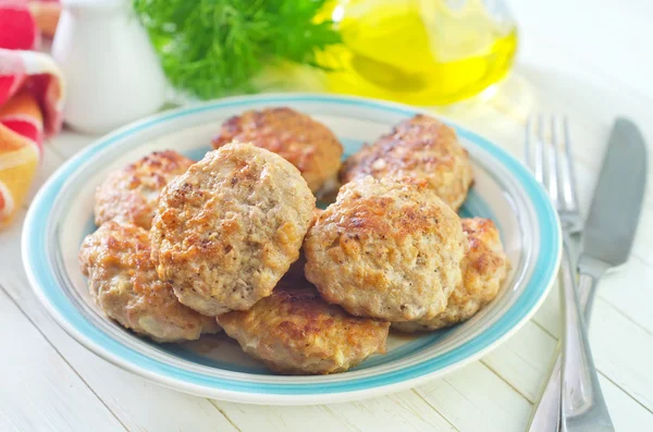 Schnitzel im Teller — Stockfoto