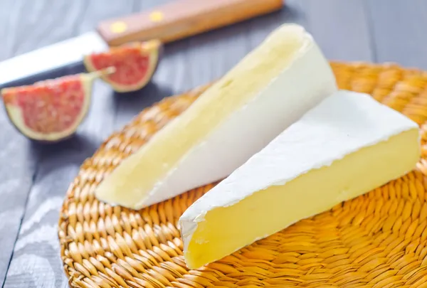 Delicioso camembert — Foto de Stock