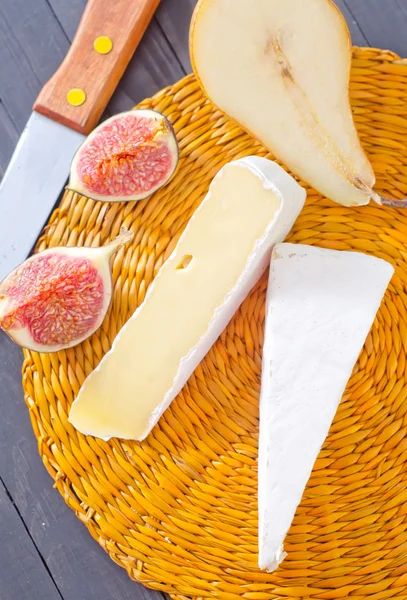 Delicioso camembert — Foto de Stock