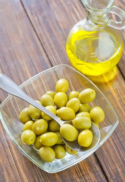 Grüne Olive — Stockfoto