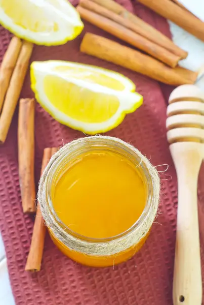 蜂蜜和柠檬 — 图库照片