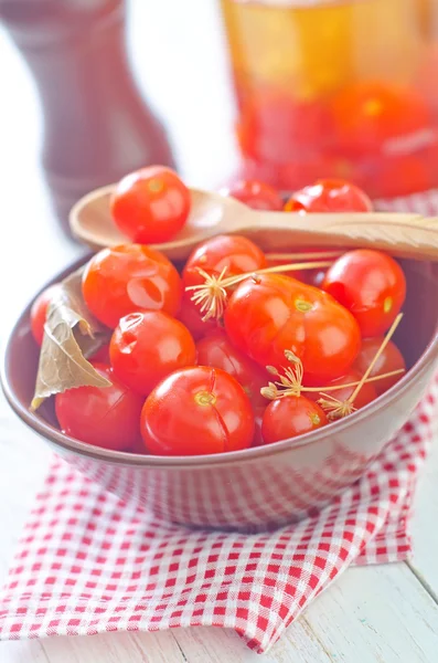 Tomatoes in a bowl — Stock Photo, Image