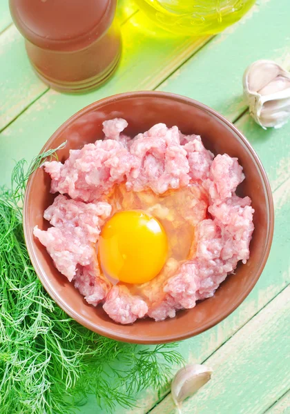 Daging cincang dengan telur — Stok Foto