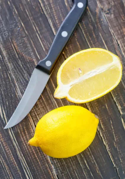 Färska citroner — Stockfoto