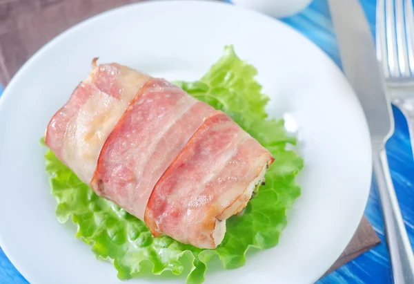 Chicken roll with bacon — Stock Photo, Image