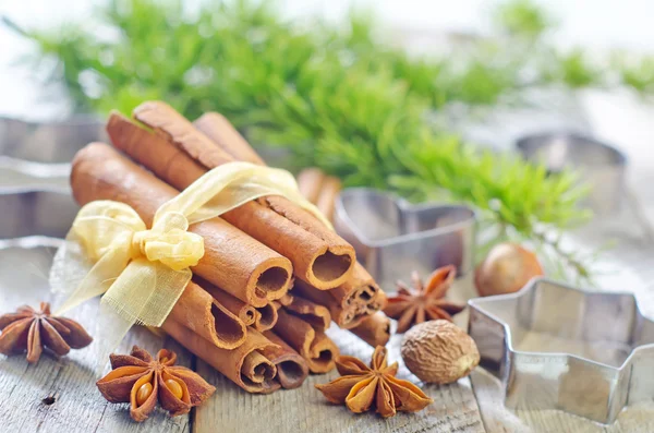 Canela em uma mesa — Fotografia de Stock