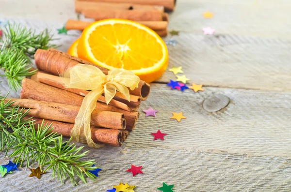 Orange med kanel — Stockfoto