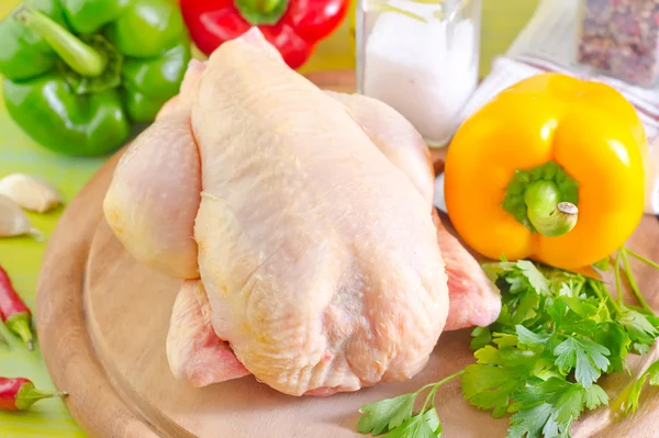 Курица и овощи — стоковое фото