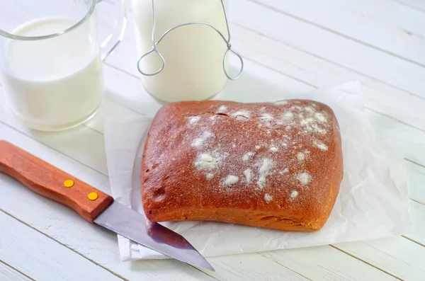 Pan con leche —  Fotos de Stock