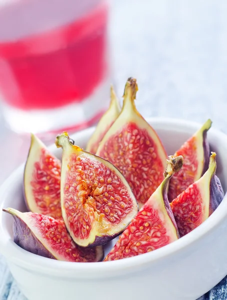 Figs and juice — Stock Photo, Image