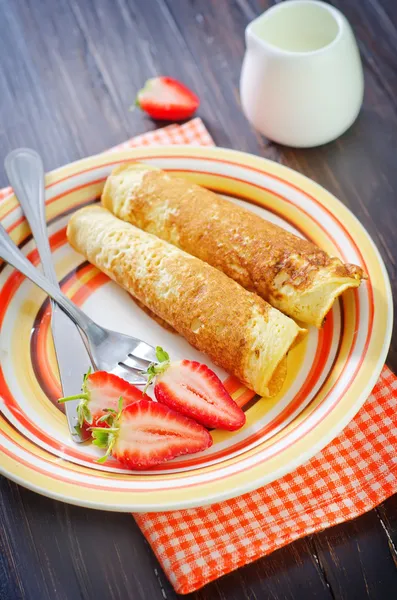 Frittelle con fragola — Foto Stock