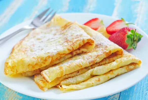 Pannenkoeken met aardbei — Stockfoto