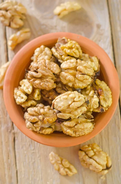 Walnuts in a bowl — Stock Photo, Image