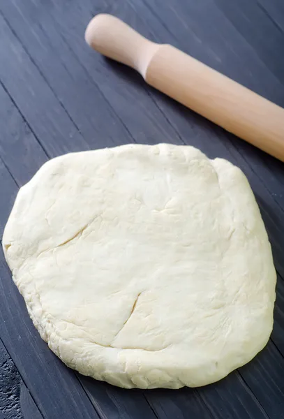 La masa sobre la mesa — Foto de Stock