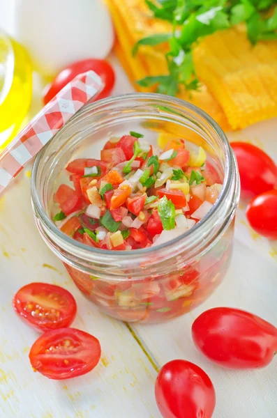 Salsa em uma mesa — Fotografia de Stock