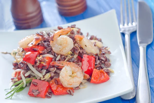 Fried rice with shrimps — Stock Photo, Image