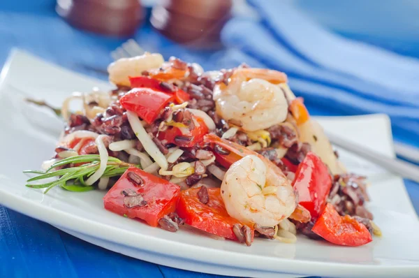 Fried rice with shrimps — Stock Photo, Image