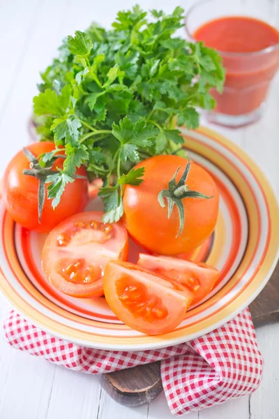 Raw tomato — Stock Photo, Image