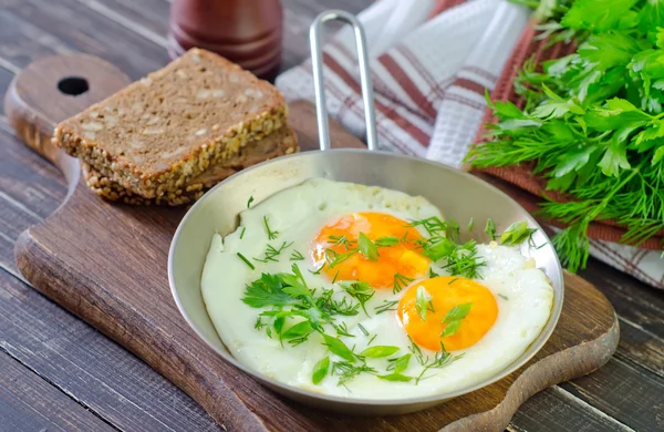 Fried eggs — Stock Photo, Image