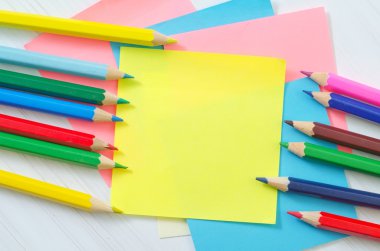 çarşaf ve kalemler